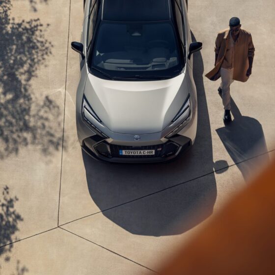 TOY_C-HR_2023_LAUNCH_HUB_CON_IMG_BANK_14-Large-Landscape