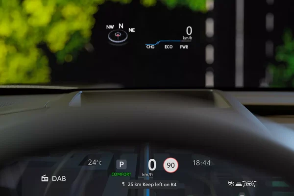 TOY_RAV4_2025_HUB_KV_IMG_15_Head_Up_Display