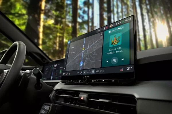 TOY_RAV4_2025_HUB_KV_IMG_16_Multimedia_Screen