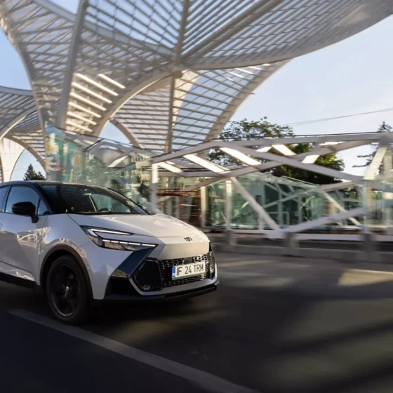 Toyota_C-HR-16-Large-Landscape